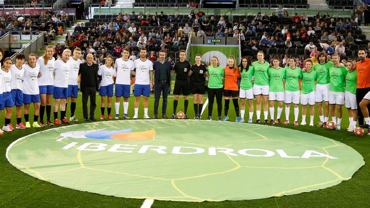 Los equipos mixtos compuestos por jugadores y exjugadores de LaLiga Santander y jugadoras de la Primera Iberdrola 