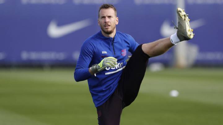 Neto, en un entrenamiento con el Barcelona.