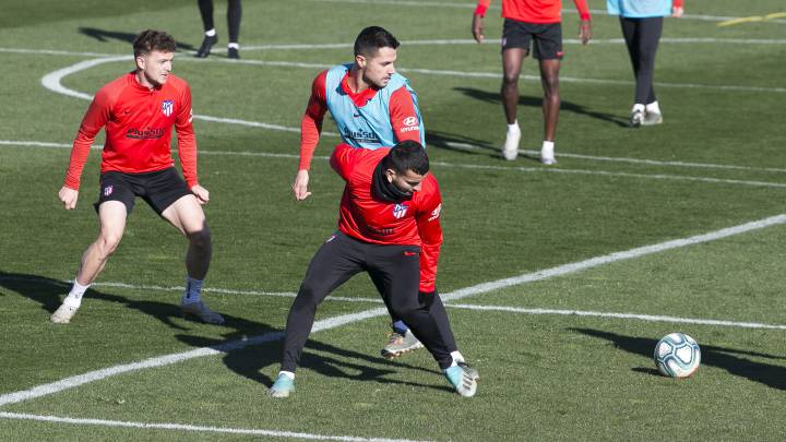 Vitolo, en un entrenamiento con el Atlético.
