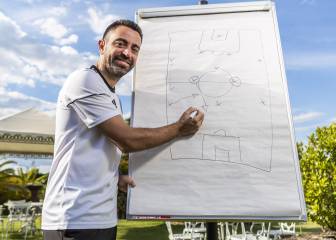 Eric Abidal y Óscar Grau siguen en Doha para cerrar a Xavi