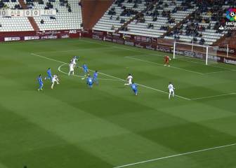 Un regate de oro para un gol de bandera: Álvaro Jiménez derrochando clase a raudales