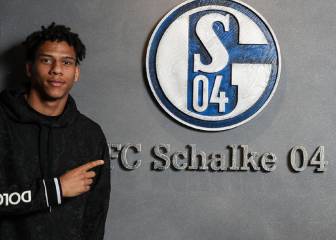Barcelona's Jean-Clair Todibo loaned to Schalke 04