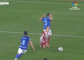¿Y el VAR? El penalti a favor del Almería que indigna a Oviedo, Cádiz, Zaragoza, Huesca...