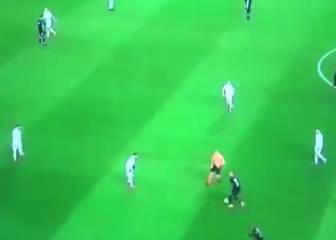 Neymar se desquita de una patada con este mágico regate
