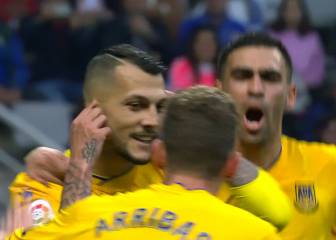 Stoichkov somete al Oviedo