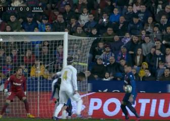 La mano que revisó el VAR y tiene al madridismo ardiendo