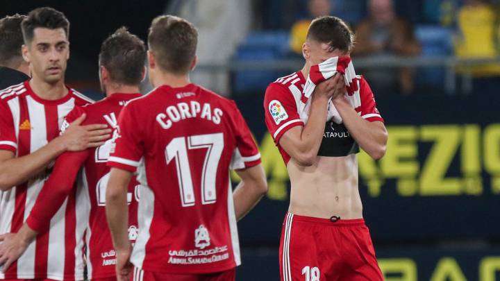 Los números del Almería en defensa no dan para el ascenso