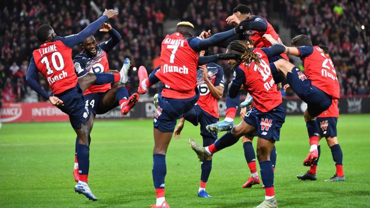 Los jugadores del Lille celebran un gol