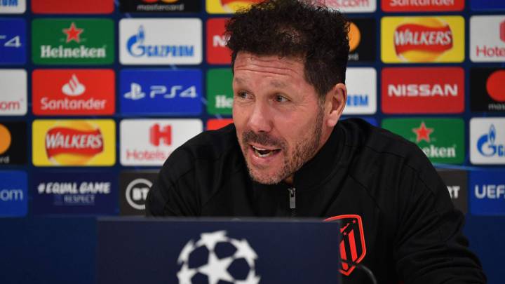 Simeone: "No sería justo para el Liverpool jugar sin gente"