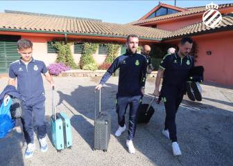 La plantilla llega a Navata con ánimos contrariados