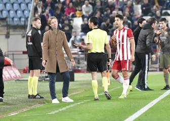 De la Hoz está a cuatro partidos de renovar con el Almería