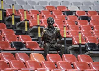 Las estatuas de los estadios se convierten en los únicos espectadores