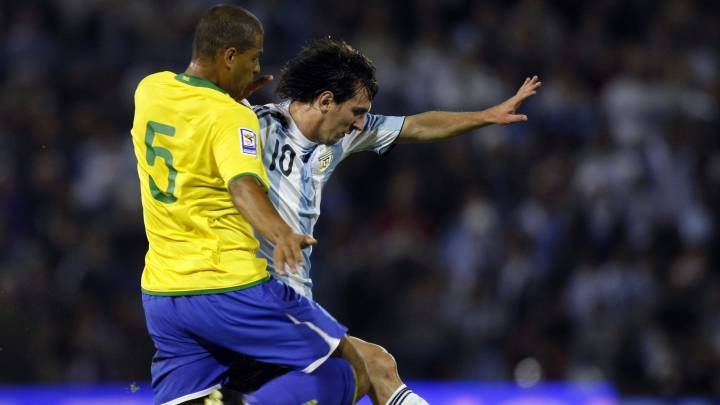 Felipe Melo With Brazil We Took It In Turns To Kick Messi As Com