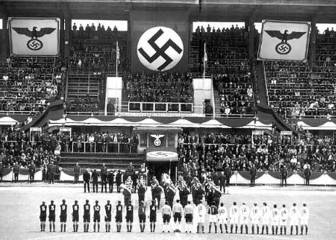 Hitler falló de cara al gol