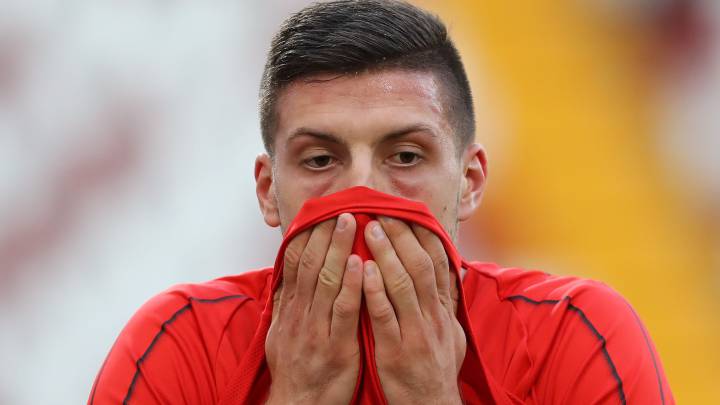 Real Madrid's Jovic facing backlash after signing Covid-19 lock down document