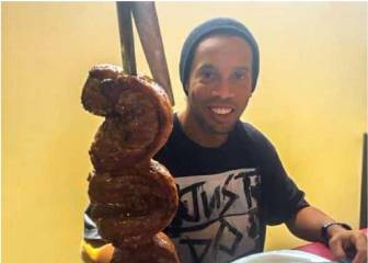 Ronaldinho se lleva un regalo especial en la cárcel