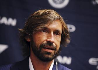 Pirlo bromea con Cannavaro: 
