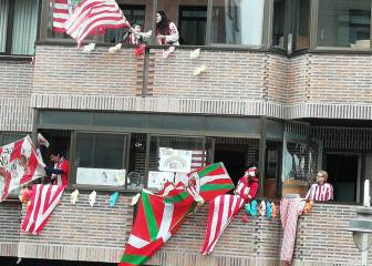 Bilbao cantó el himno del Athletic en los balcones