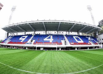 El mantenimiento del césped, único servicio presencial que sigue activo en el Eibar