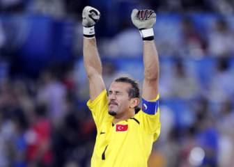 Rustu, exportero del Barça, mejora pero sigue hospitalizado