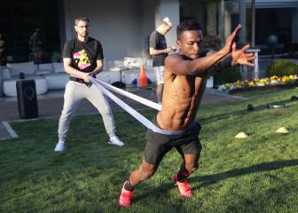 Vinicius working tirelessly to return from crisis in flying form