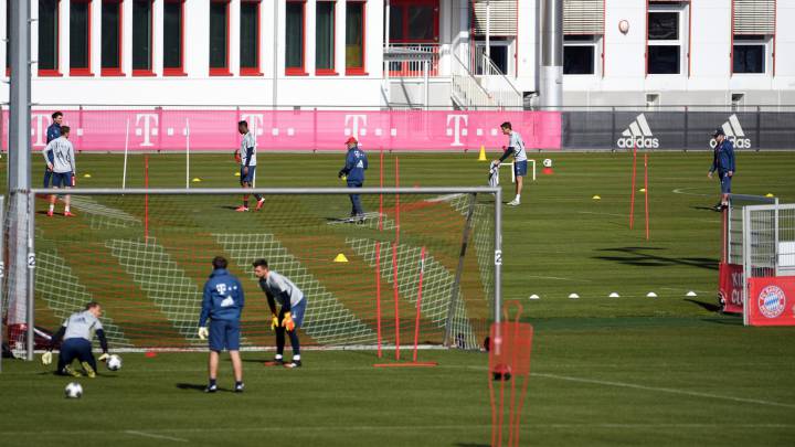 El Bayern vuelve a entrenarse, pero se ducha en casa