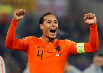 La selección neerlandesa sale al rescate del balompié de su país