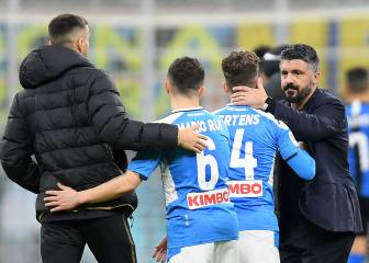 Gattuso y los jugadores del Nápoles ayudan a los empleados del club