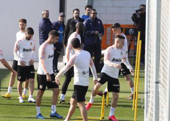 Valencia: acuerdo con la plantilla para rebajarse el sueldo