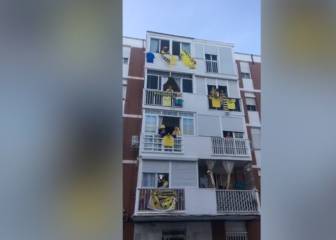 Fans del Cádiz salen a los balcones y reinventan el 'Ese Caí oé' contra el Covid-19