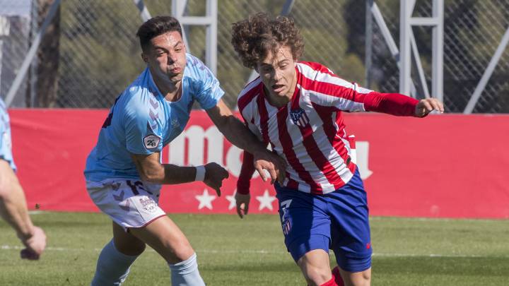 Rodrigo Riquelme, por quien se pelean Celtic y Rangers, en el Atletico B-Pontevendra. 