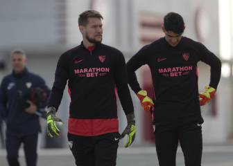 La portería del Sevilla se ha convertido en un laberinto