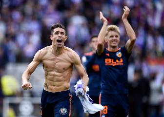 César empieza a construir su proyecto por los cimientos