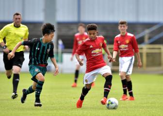 El United ata a su niño Shoretire para el futuro