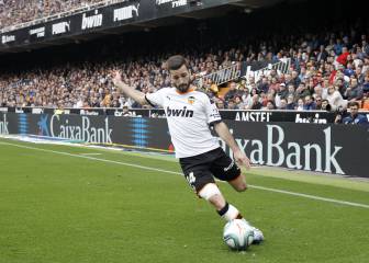 Gayà: seis años y cinco partidos en su retina valencianista