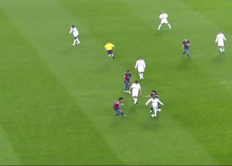 Guti rodeado por Messi, Deco y Xavi: este es el porqué para muchos era un mito