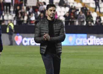 Míchel renovaría automáticamente en caso de ascenso