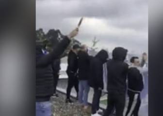 Primer entrenamiento del Oporto y llegan los ultras cargados de bengalas