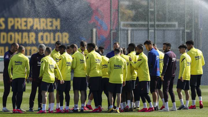 El Barça empieza con once jugadores y dos técnicos