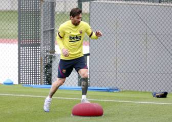 El Barça completa el entrenamiento con un Messi sonriente