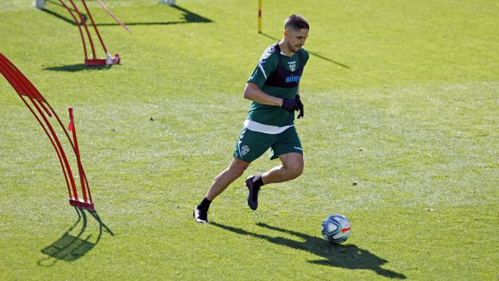 El Elche se planta con el ERTE y decide parar los entrenamientos ...