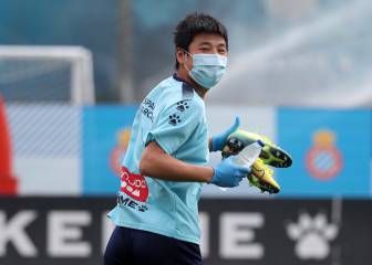 Wu Lei sugiere un saludo para la nueva normalidad