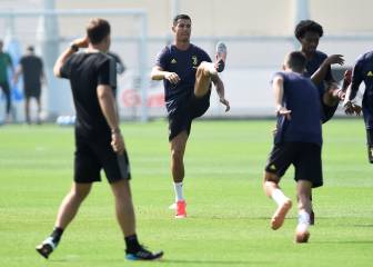 Serie A season in doubt as sides delay return to group training