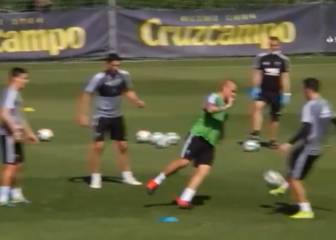 Fali siempre es Fali: vean su primer entrenamiento
participando en un rondo