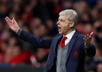 Wenger también perdía los nervios: gritos, botellas volando...