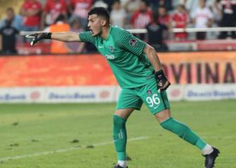 Cakir, un portero turco de 24 años en el radar del Sevilla