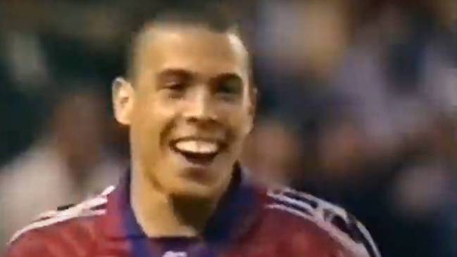 REAL VALLADOLID El día que Ronaldo conoció a José Luis Santamaría 2