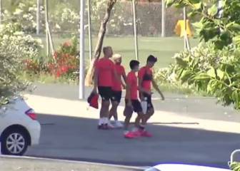 Los cuatro jugadores del Sevilla que se saltaron las normas siguen entrenando al margen