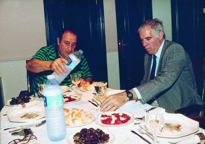 Jesús Gil y Luis Aragonés, compartiendo mantel.