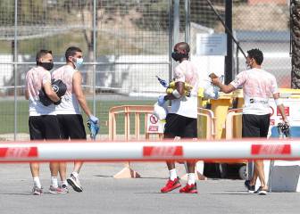 Charla de Celades y trabajo físico en un día marcado por el luto nacional